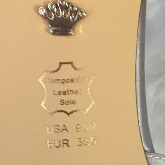 Silver Formal Open Toed Shoes - Picture 3 of 4